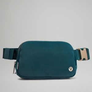 Lululemon Velour Everywhere Belt Bag 1L